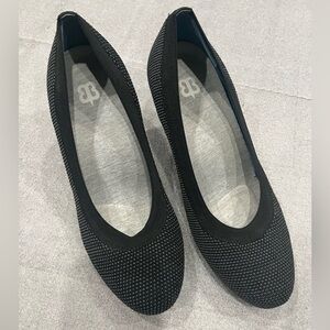 [8.5] Betabrand WMN Late To The Gate Pump Shoes Black Cone Heels Slip Ons